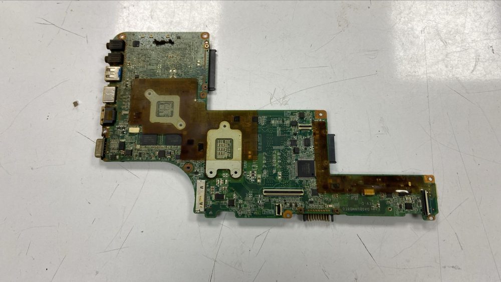 TOSHIBA Satellite L830 Anakart DA0BU8MB8E0 i5-3337U - Görsel 2