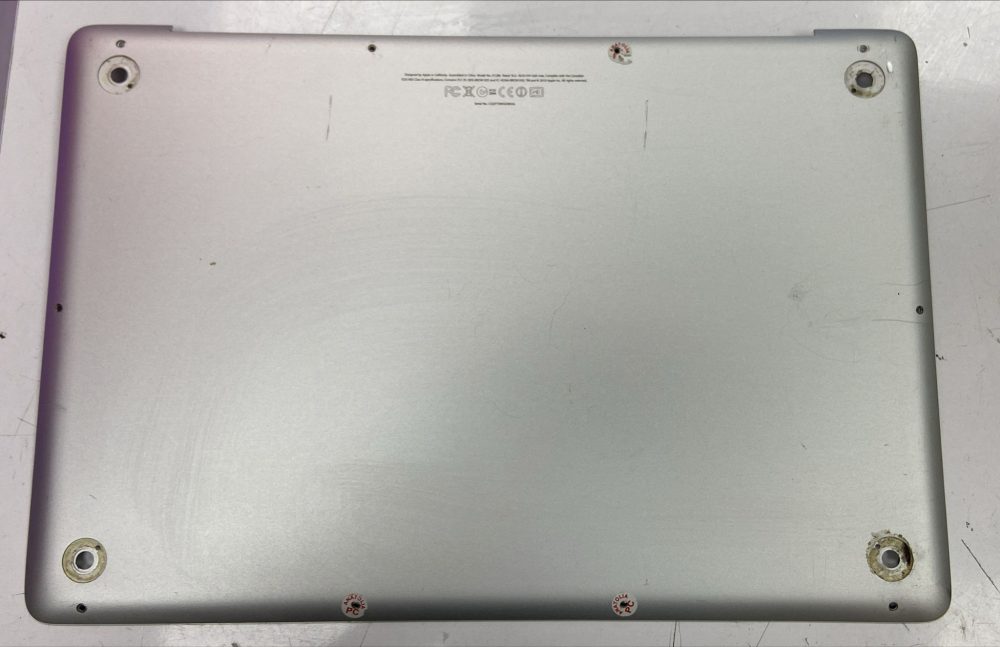 MACBOOK PRO 15" 2011 A1286 ALT KAPAK SILVER